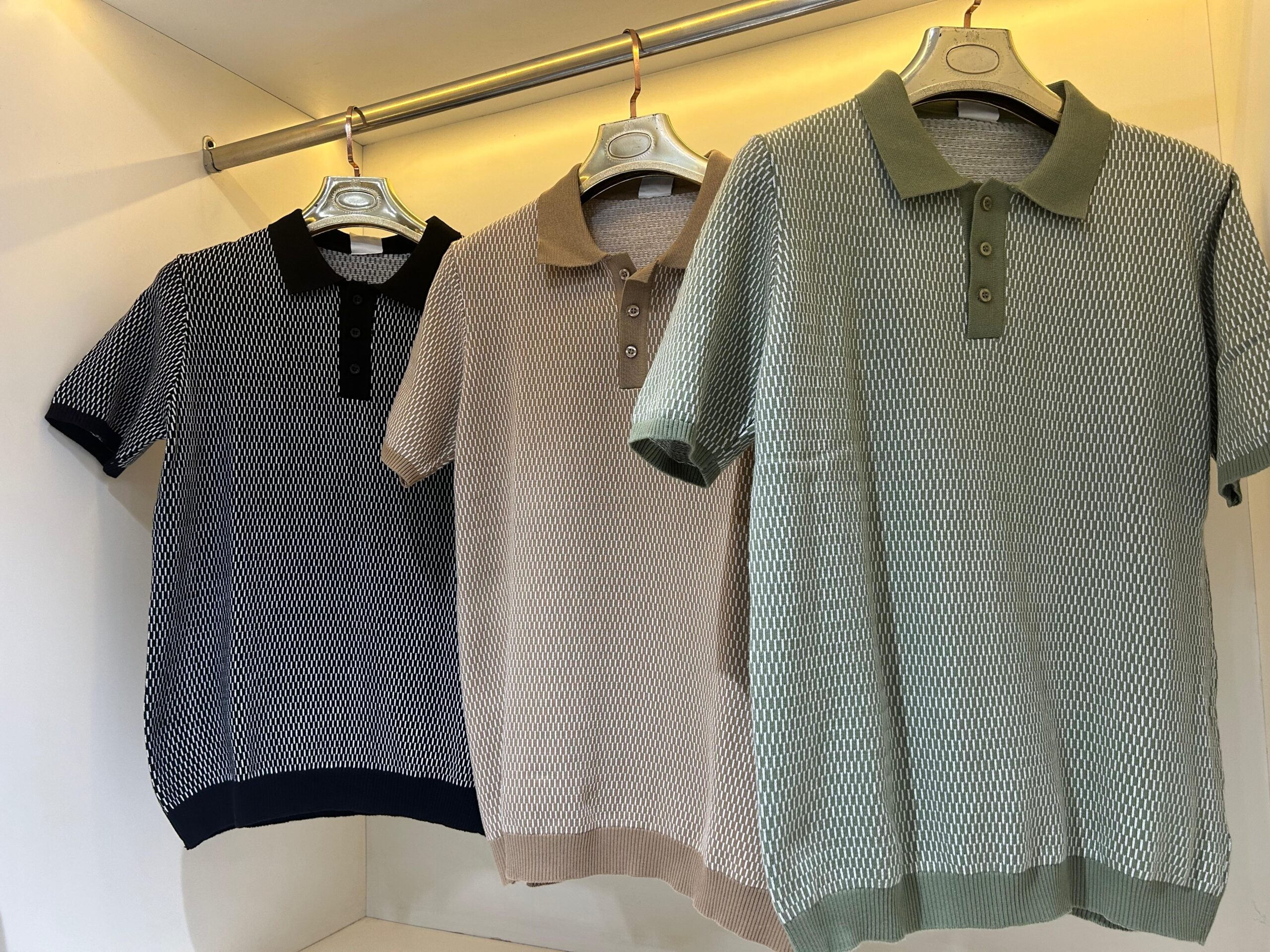 KNITTED POLO TSHIRT